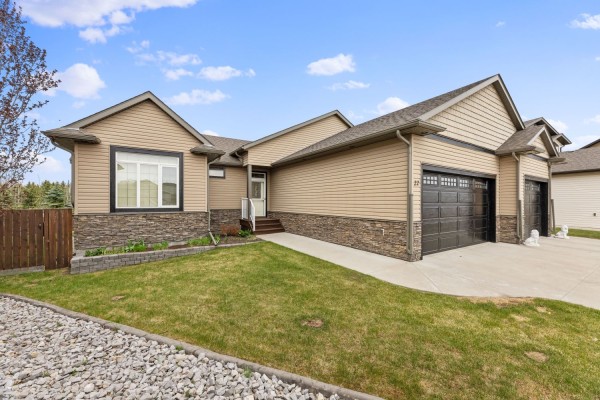 $739,900.00   22 Vermont Close