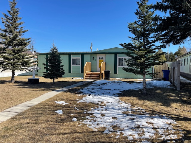 $339,900  7 Tamarack Crescent NW, Sundre