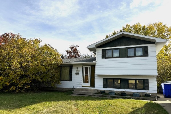 $289,900  5308 Alder Close, Olds  PENDING