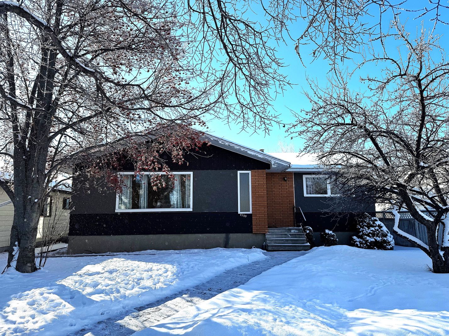 $419,900    4705-49 Street, Olds  